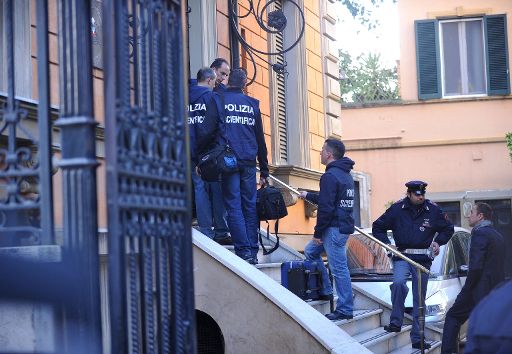 Italienische Polizei vor der chilenischen Botschaft in Rom