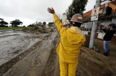 Notstand in Kalifornien: Schlammlawinen und Tornados erwartet