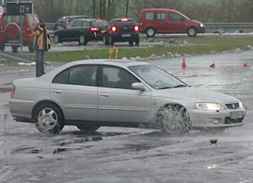 Fahrsicherheitstraining mit dem Jugendtreff Eynatten in Grevenbroich