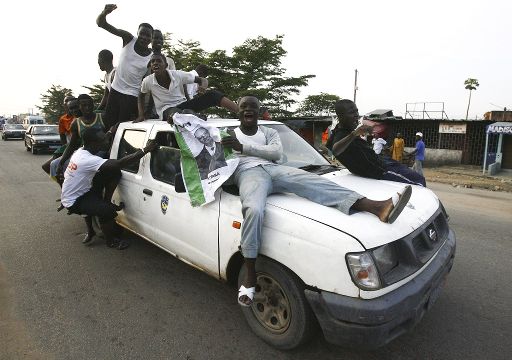 Wahlen in der Elfenbeinküste: Anhänger von Alassane Ouattara feiern die Bekanntgabe der Resultate