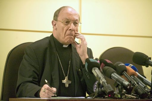 Erzbischof Léonard bei seiner Anhörung vor dem Sonderausschuss