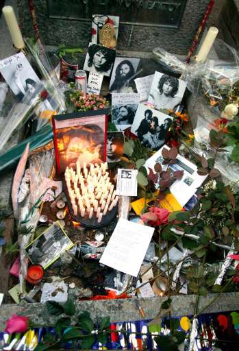 Doors-Sänger Jim Morrisson wurde auf dem Pariser Friedhof "Père Lachaise" beerdigt