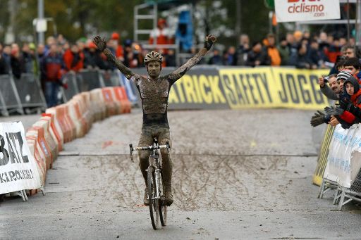 Radcross: Niels Albert Sieger in Igorre