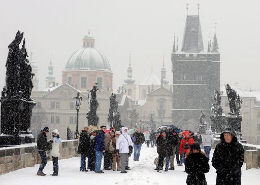 Auch Prag versinkt in Schnee und Eis