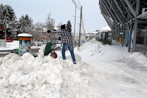 Die Schneeräumaktion bei der AS Eupen am letzten Samstag