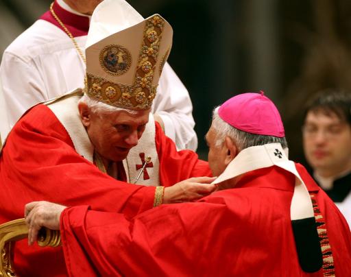 Papst Benedikt und Fabriciano Sigampa, Erzbischof von Resistencia (Argentinien)