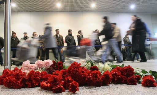 Flughafen Domodedowo: Passanten haben Blumen niedergelegt