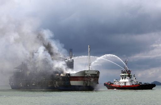 Zwölf Tote bei Fährenbrand in Indonesien