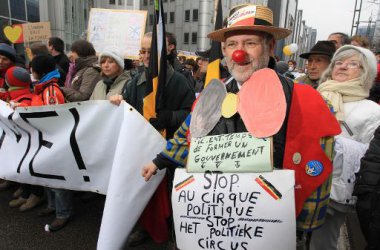 Stop au cirque politique