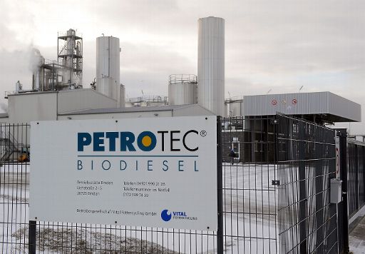 Von dieser Biodiesel-Anlage im niedersächsischen Emden soll die verseuchte Fettsäure stammen