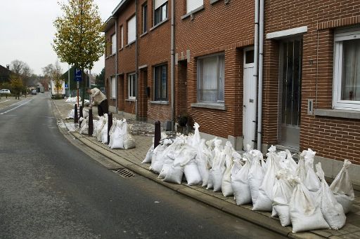 Überschwemmungen: Sandsäcke wurden vorsorglich verteilt