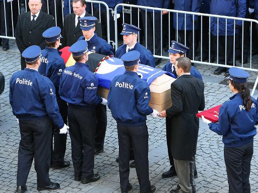 Die Beerdigung von Kitty Van Nieuwenhuyzen am 11. Dezember 2007