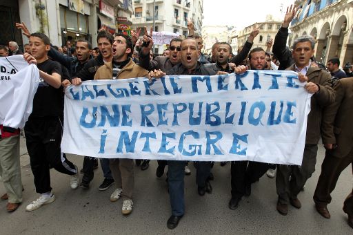 Pro-demokratische Kundgebung in Algier (19. Februar)