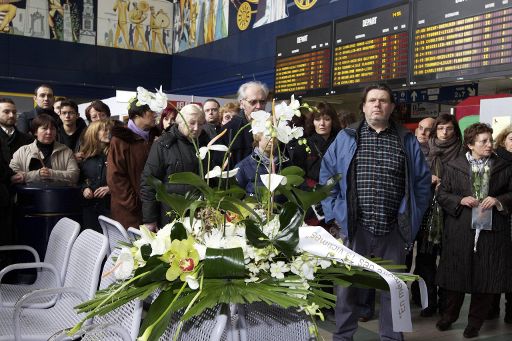 Gedenken an die Opfer von Buizingen: Kranz im Bahnhof von Mons niedergelegt