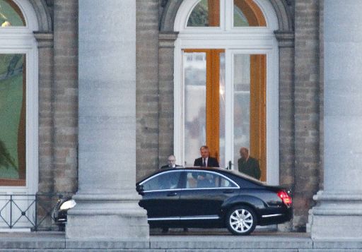 Didier Reynders velässt Schloss Laeken nach einer Audienz beim König