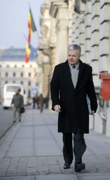 Informateur Didier Reynders setzt Gespräche fort