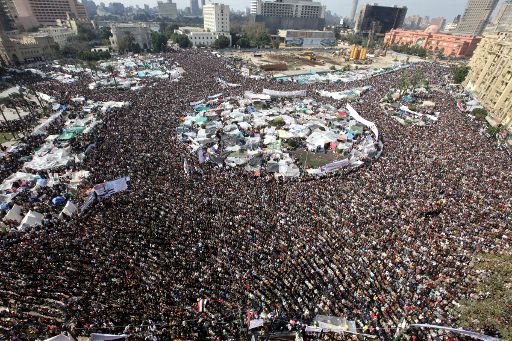 Demonstranten harren auch am Freitag auf dem Tahrir-Platz in Kairo aus