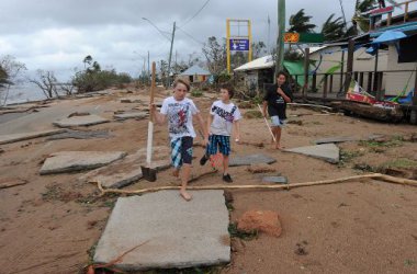 Yasi verwüstet australische Küste