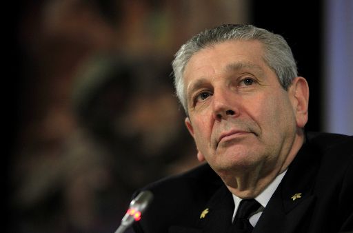 Admiral Giampaolo di Paola: Wir halten uns strikt an die Resolution 1973