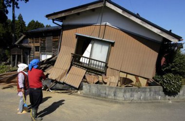 Schweres Erdbeben erschüttert Japan - Tsunami