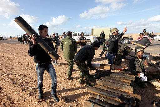 Die Regierungsgegner in Libyen wehren sich gegen Gaddafis Angriffe