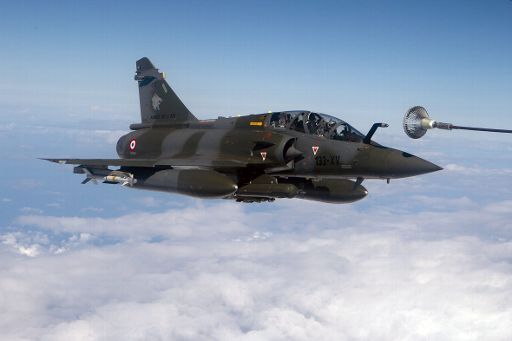 Französisches Kampfflugzeug Mirage 2000D über Libyen