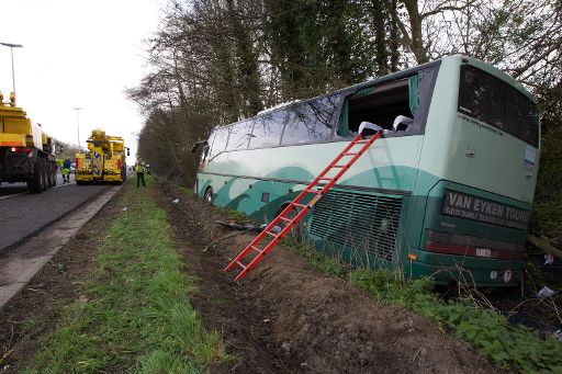 Busunfall in Aalter: Fahrer 75 Jahre alt