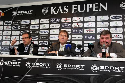 AS-Manager Manfred Theissen mit den AS-Anwälten Ralph Lentz und Axel Kittel bei der anschließenden Pressekonferenz in Eupen