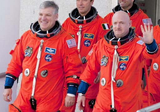 Endeavour-Kommandant Mark Kelly und Pilot Greg H. Johnson