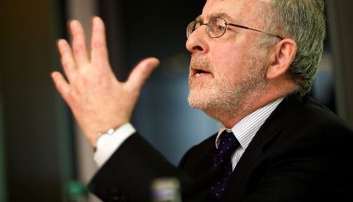 Notenbank-Chef Patrick Honohan bei der Pressekonferenz am Donnerstag