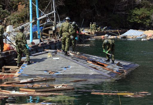 Japanische Soldaten weiter auf der Suche nach Opfern in der Präfektur Miyagi