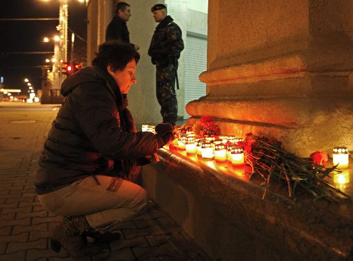 Anschlag in Minsk: Kerzen vor der U-Bahn-Station Oktyabrskaya