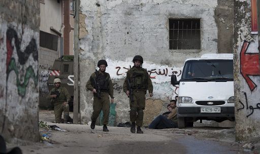 Nach dem Fünffachmord in Itamar: Israelische Soldaten patroullieren durch die Straßen