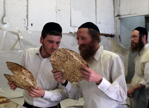 Zum Pessach-Fest wird "Matzah" anstelle von Brot verspeist