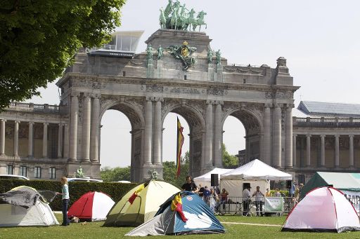 Protest "Camping 16" im Brüsseler "Cinquantenaire"