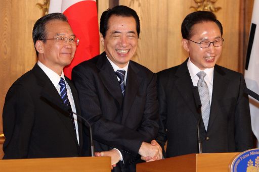 Wen Jiabao, Naoto Kan und Lee Myung Bak am Sonntag in Tokio