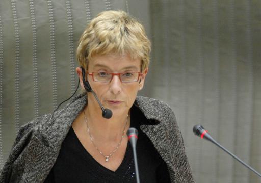 Auch Abgeordnete arbeiten mit Headsets: Hier Marleen Vanderpoorten 2006 im Flämischen Parlament