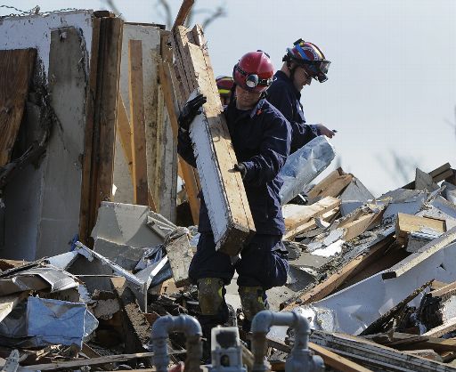 Aufräumarbeiten nach dem Tornado in Joplin