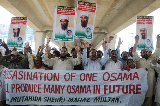 Al Kaida-Anhänger demonstrieren in Pakistan gegen die Ermordung von Osama Bin Laden