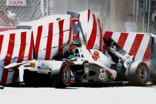 Der Wagen von Sergio Perez nach dem Crash