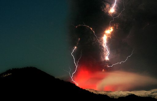 Vulkanausbruch in Chile - Aschewolke lähmt Flugverkehr