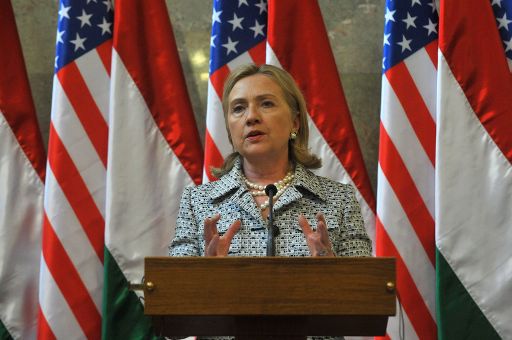 Frau Clinton in Budapest