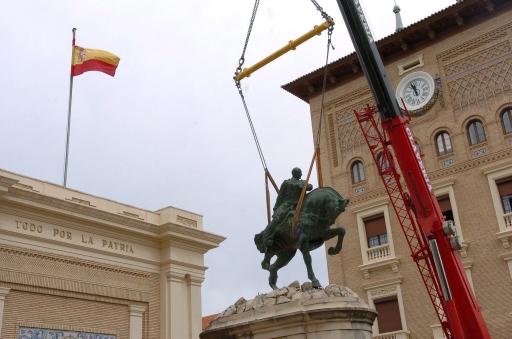 Im August 2006 wurde die Franco-Statue in Zaragoza entfernt
