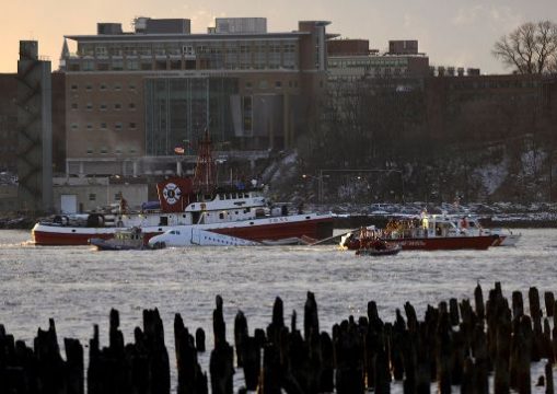 Bergungsarbeiten am 15. Januar 2009 - jetzt kommt der Hudson-Airbus ins Museum