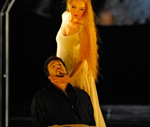 Grandiose Opernpremiere in Brüssel - Les Huguenots (Bild: Eric Cutler (Raoul de Nangis) und Marlis Petersen (Marguerite de Valois)