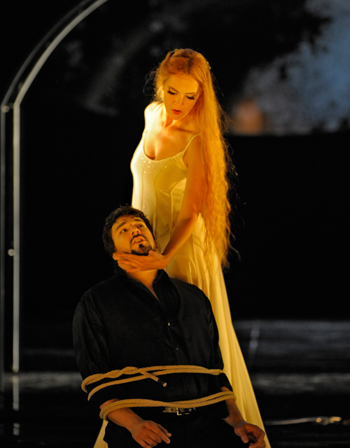 Grandiose Opernpremiere in Brüssel - Les Huguenots (Bild: Eric Cutler (Raoul de Nangis) und Marlis Petersen (Marguerite de Valois)
