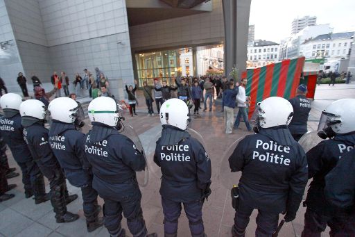 Brüssel: "Indignos" ("Wutbürger") protestieren vor dem Europaparlament