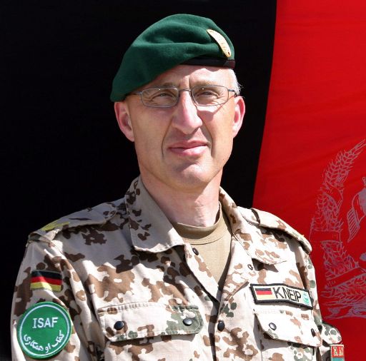 Der deutsche Regionalkommandeur der Internationalen Schutztruppe für Nordafghanistan, General Markus Kneip