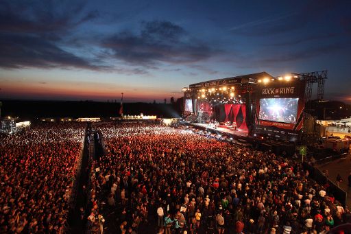 85.000 Musikfans feiern bei Rock am Ring 2011