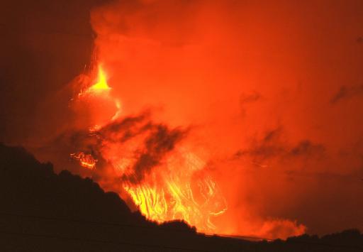 Ätna spuckt 500 Meter hohe Lavafontänen